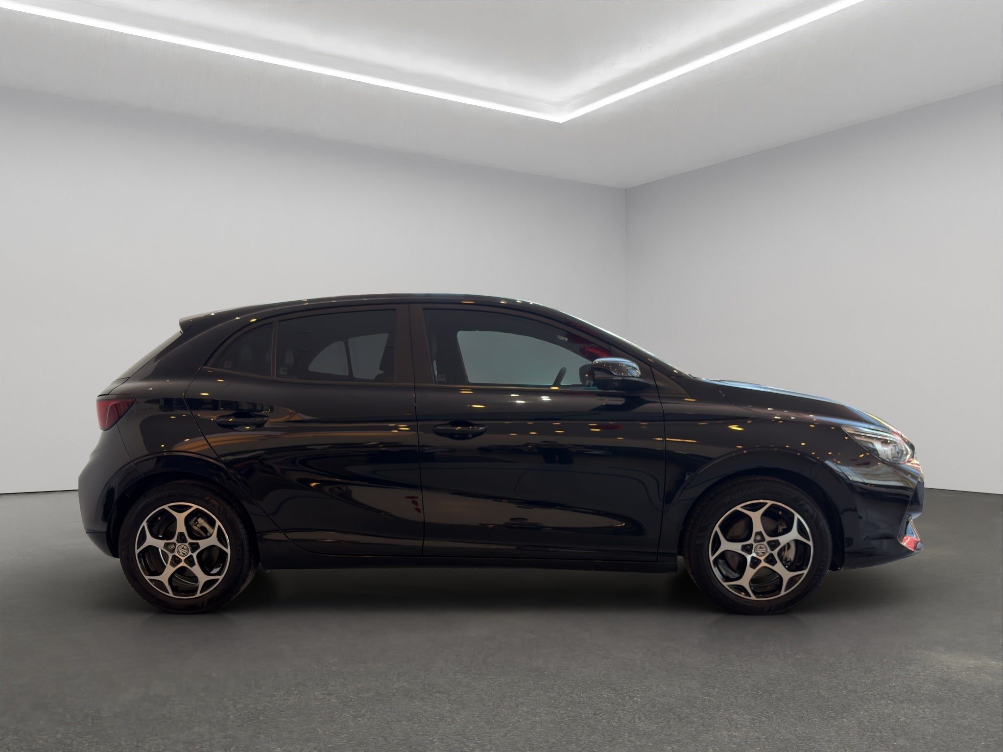 2025 MG MG3 5 pts. HB Excite, 1.5l, TA, VE, piel, QC, pantalla, RA-16