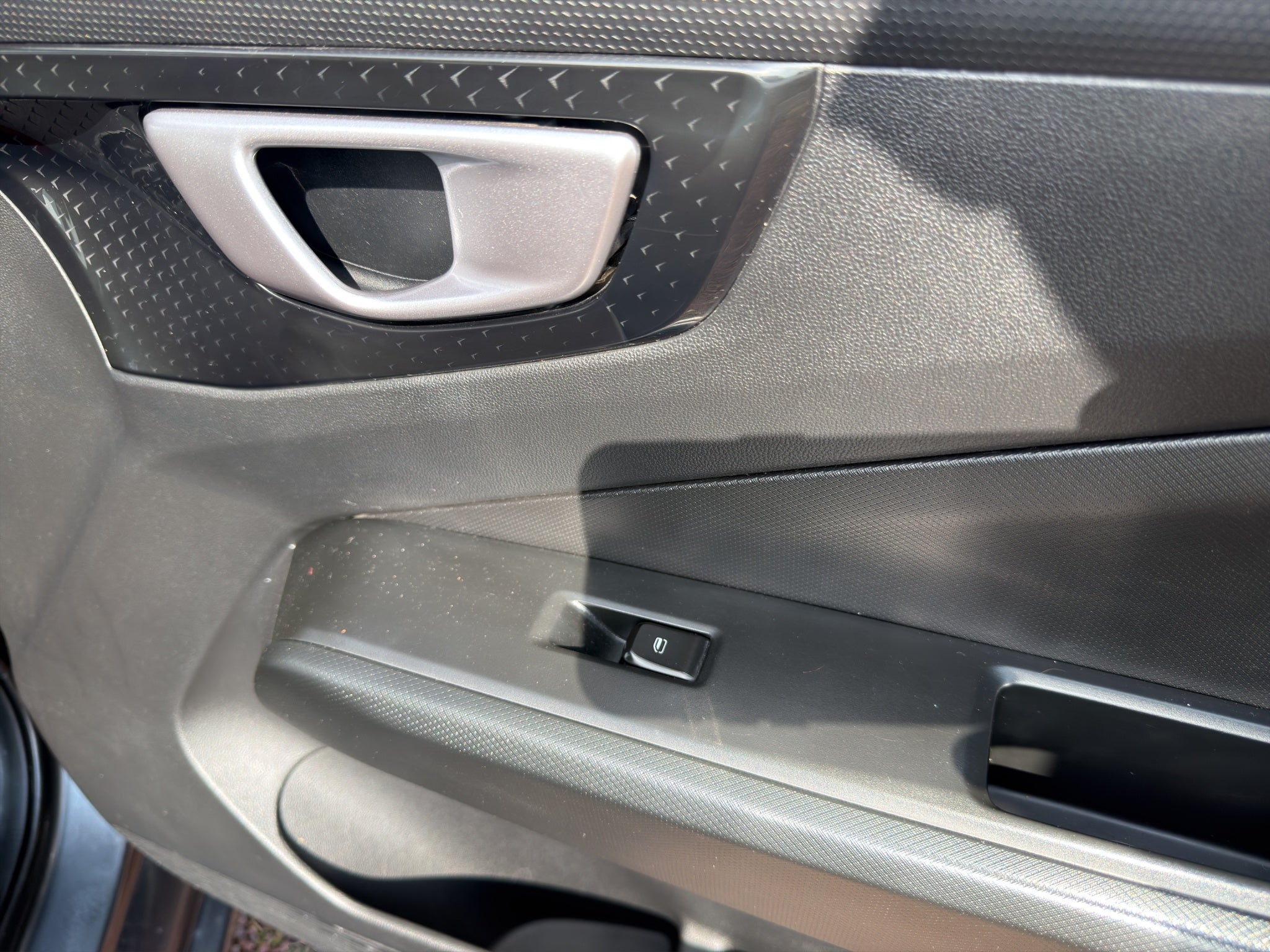 2024 Chevrolet Aveo 5 pts. HB LS, 1.5l, TM6, a/ac., RA-15 (línea nueva)