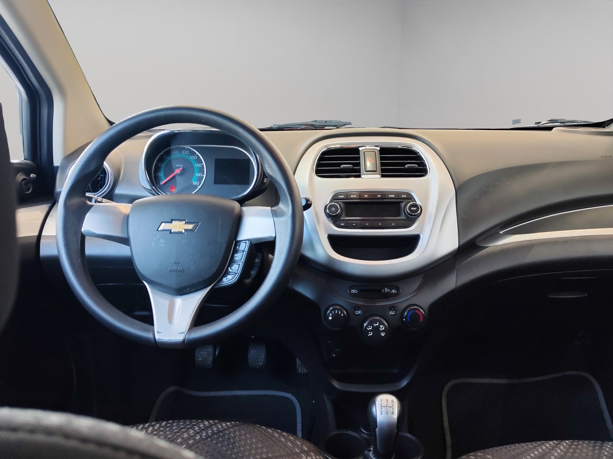 2018 Chevrolet Beat 5 pts. LT, 1.2l, TM5, a/ac., VE del., R-14