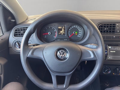2021 Volkswagen Vento 4 pts. Comfortline Plus, TM5, climatronic, VE, f. niebla, RA-15