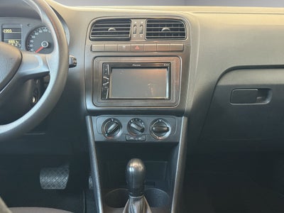 2021 Volkswagen Vento 4 pts. Comfortline Plus, TM5, climatronic, VE, f. niebla, RA-15
