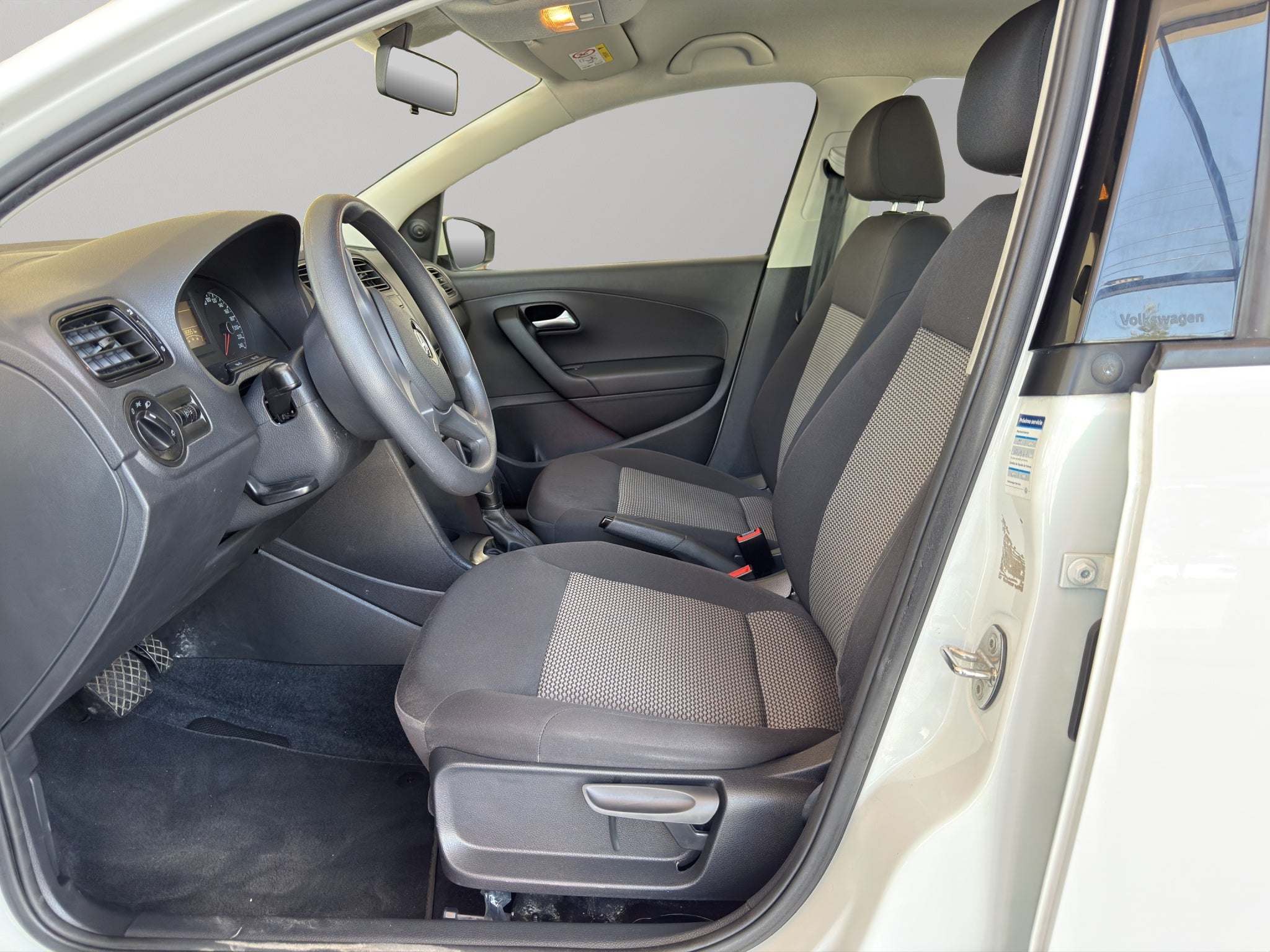 2021 Volkswagen Vento 4 pts. Comfortline Plus, TM5, climatronic, VE, f. niebla, RA-15