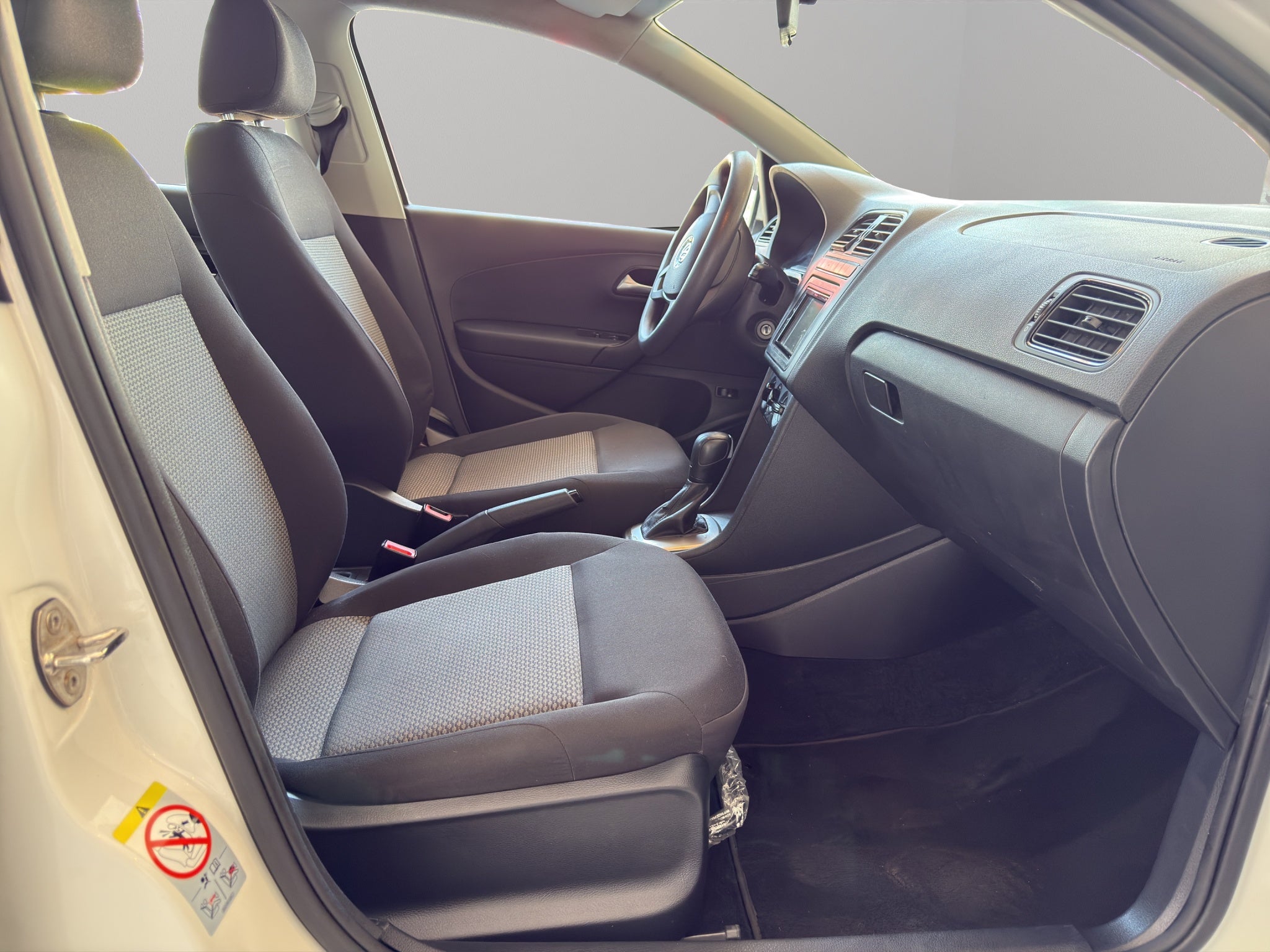 2021 Volkswagen Vento 4 pts. Comfortline Plus, TM5, climatronic, VE, f. niebla, RA-15