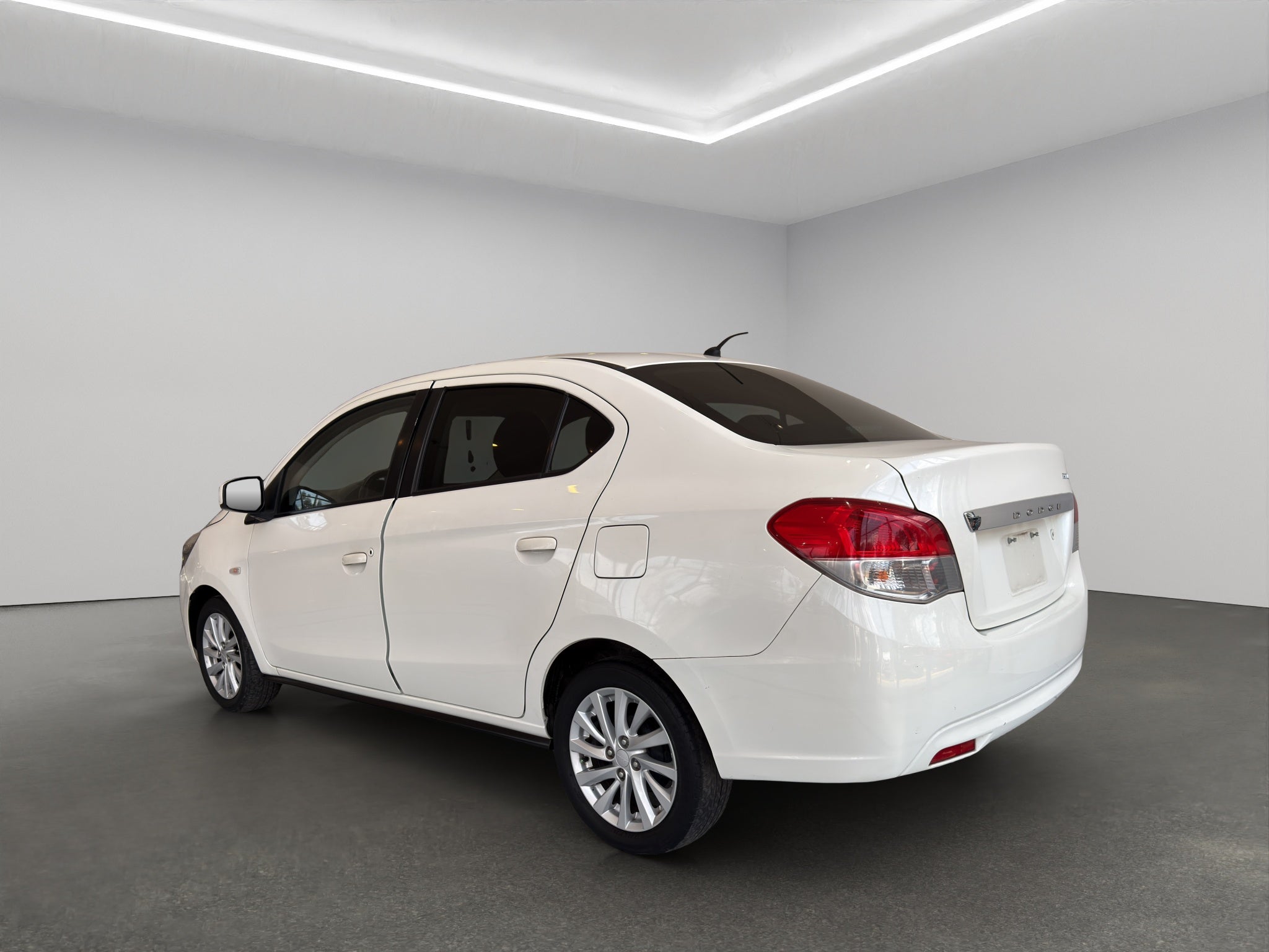 2022 Dodge Attitude 4 pts. SXT, 1.2l, TM5, a/ac., VE, f. niebla, RA-15