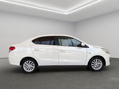 2022 Dodge Attitude 4 pts. SXT, 1.2l, TM5, a/ac., VE, f. niebla, RA-15