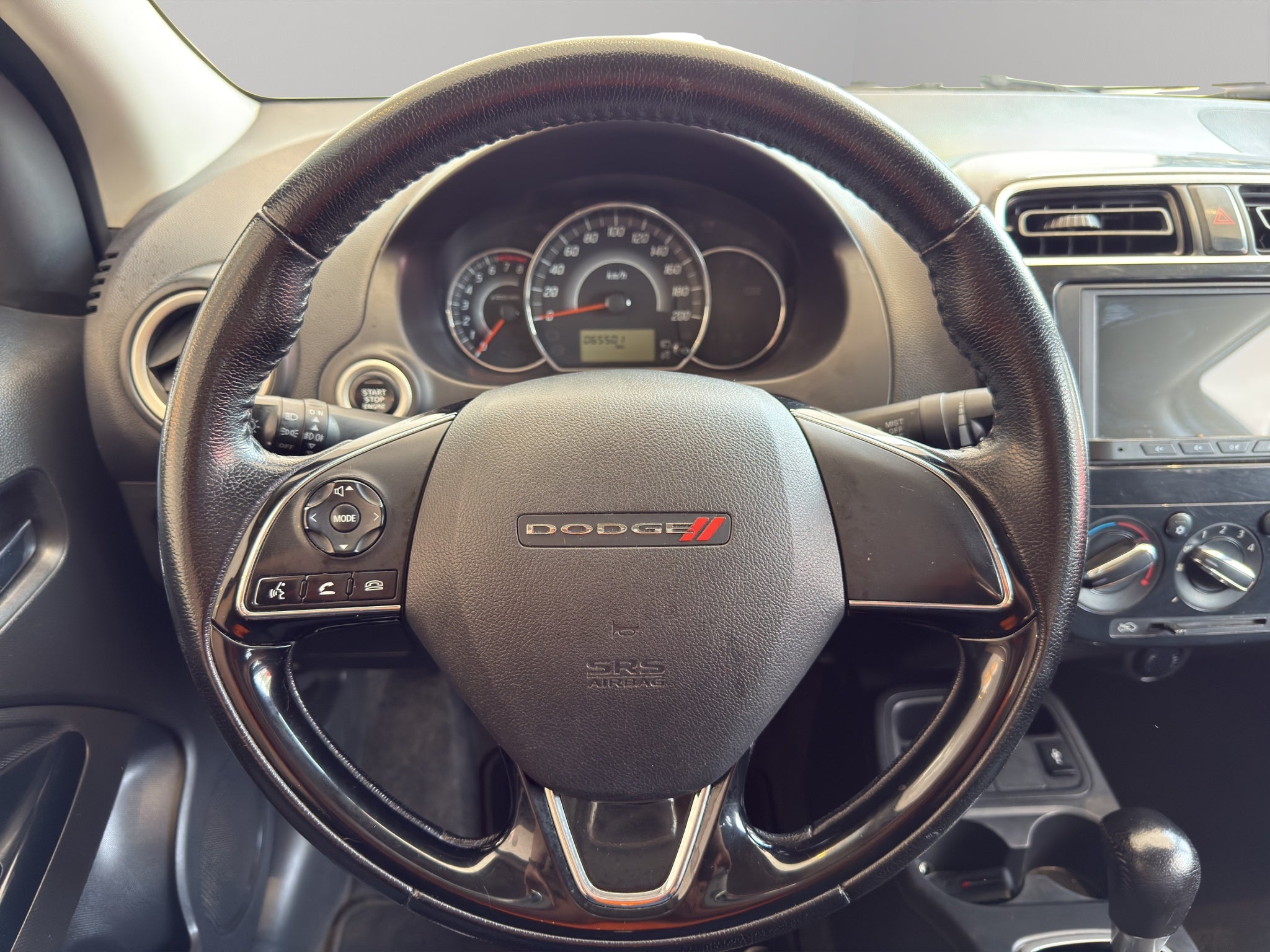 2022 Dodge Attitude 4 pts. SXT, 1.2l, TM5, a/ac., VE, f. niebla, RA-15