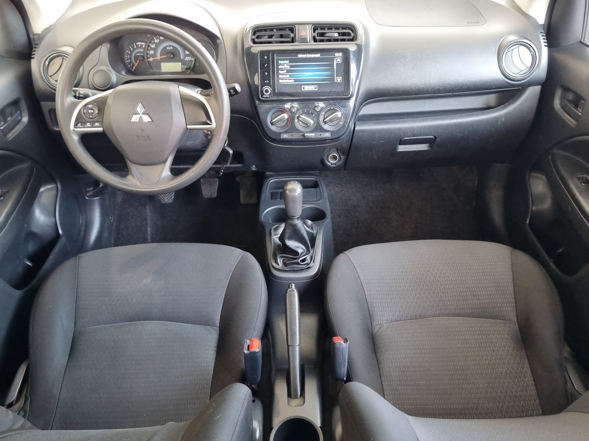 2021 Mitsubishi Mirage 4 pts. G4 GLX, TM5, a/ac., VE del., R-14 (cambio de línea)