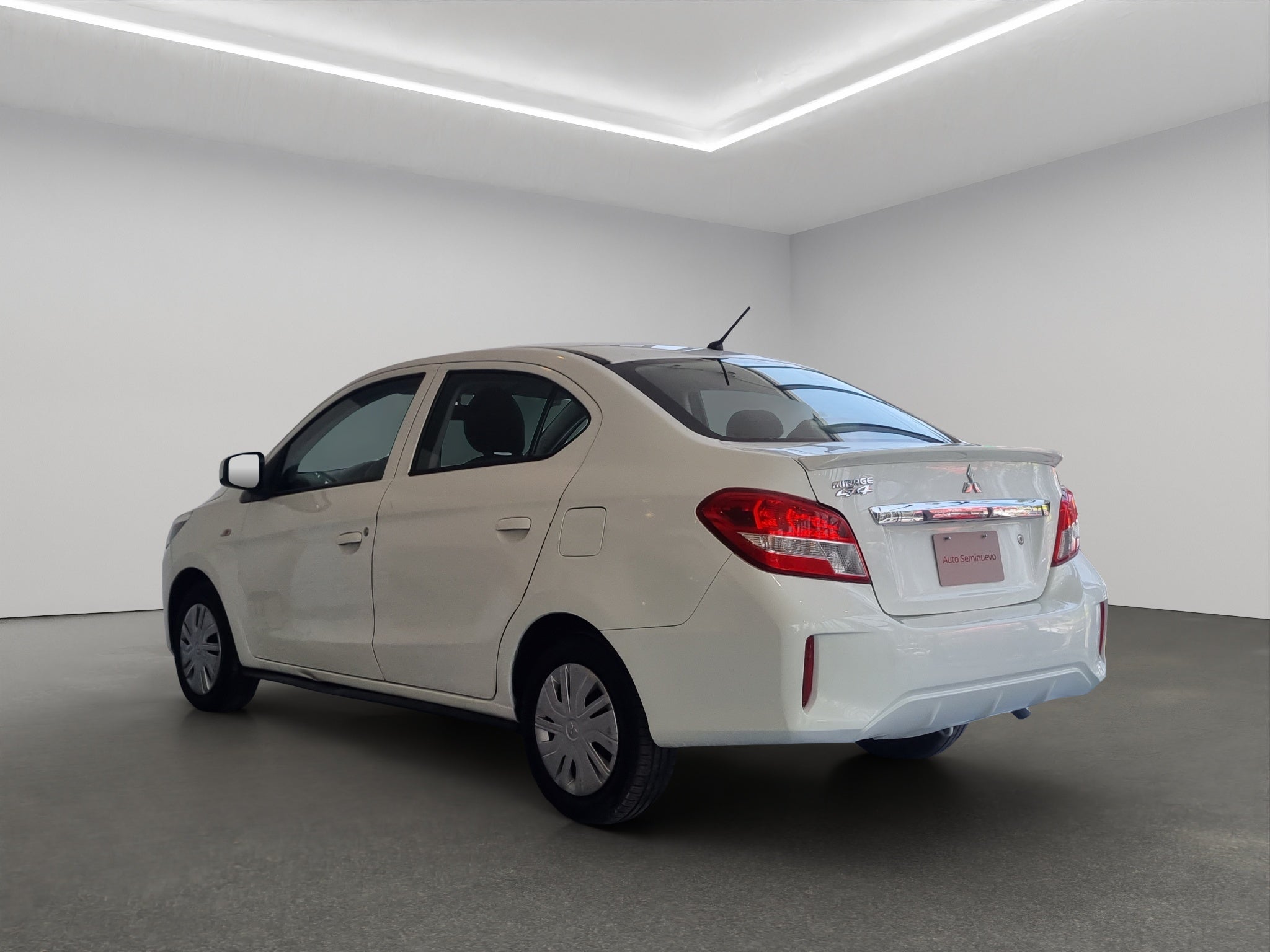 2021 Mitsubishi Mirage 4 pts. G4 GLX, TM5, a/ac., VE del., R-14 (cambio de línea)