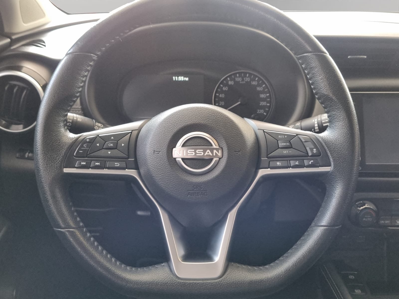 2024 Nissan Kicks VUD 5 pts. Platinum e-Power, E-REV, TA, piel, ADAS, RA-17 (línea anterior)