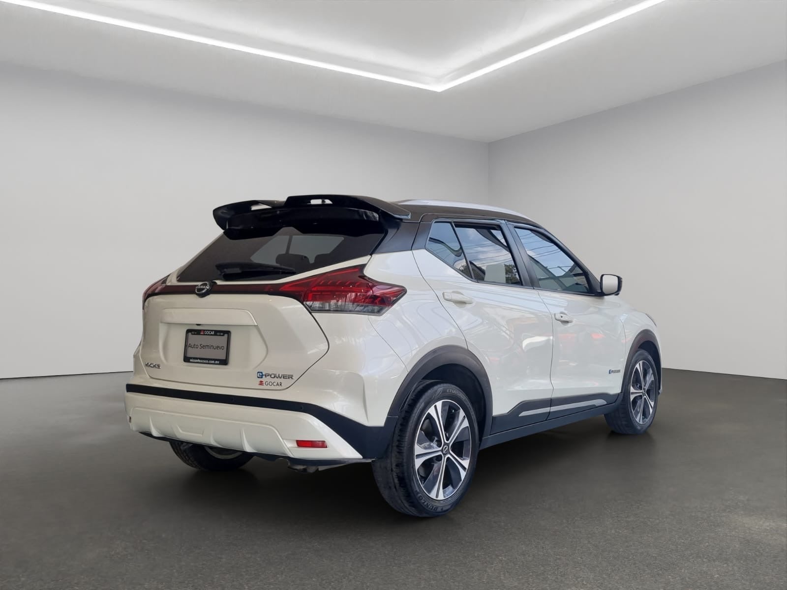 2024 Nissan Kicks VUD 5 pts. Platinum e-Power, E-REV, TA, piel, ADAS, RA-17 (línea anterior)
