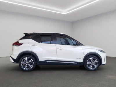2024 Nissan Kicks VUD 5 pts. Platinum e-Power, E-REV, TA, piel, ADAS, RA-17 (línea anterior)
