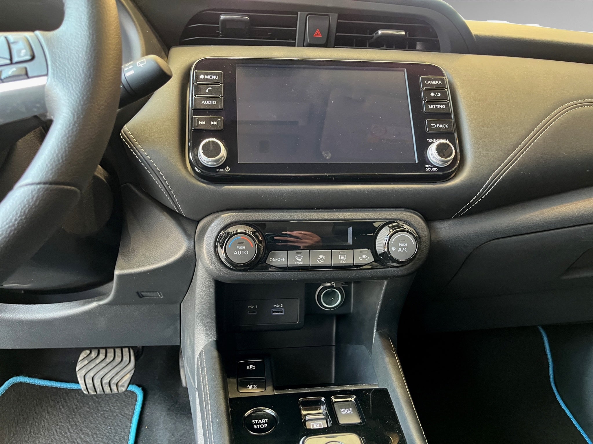 2023 Nissan Kicks VUD 5 pts. Platinum e-Power, E-REV, TA, piel, ADAS, RA-17