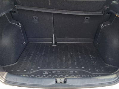 2025 Nissan Kicks VUD 5 pts. Play Exclusive e-Power, E-REV, TA, piel, RA-17 (línea nueva)