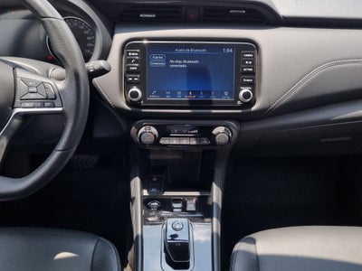 2025 Nissan Kicks VUD 5 pts. Play Exclusive e-Power, E-REV, TA, piel, RA-17 (línea nueva)