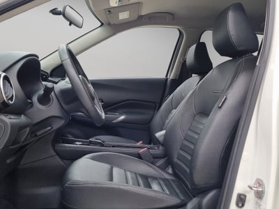 2025 Nissan Kicks VUD 5 pts. Play Exclusive e-Power, E-REV, TA, piel, RA-17 (línea nueva)