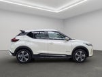2025 Nissan Kicks VUD 5 pts. Play Exclusive e-Power, E-REV, TA, piel, RA-17 (línea nueva)