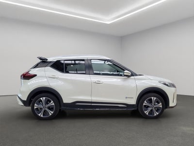 2025 Nissan Kicks VUD 5 pts. Play Exclusive e-Power, E-REV, TA, piel, RA-17 (línea nueva)