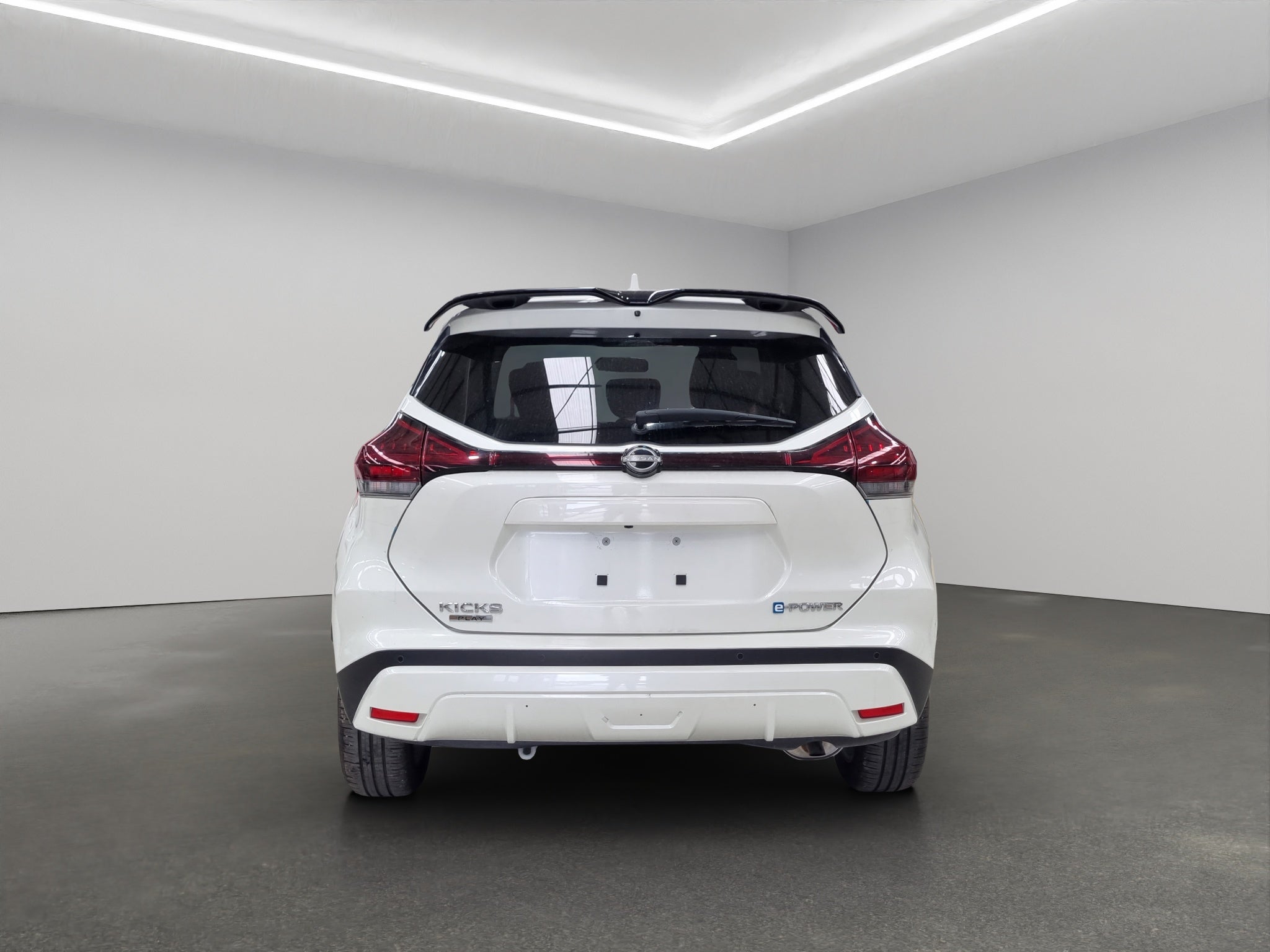 2025 Nissan Kicks VUD 5 pts. Play Exclusive e-Power, E-REV, TA, piel, RA-17 (línea nueva)