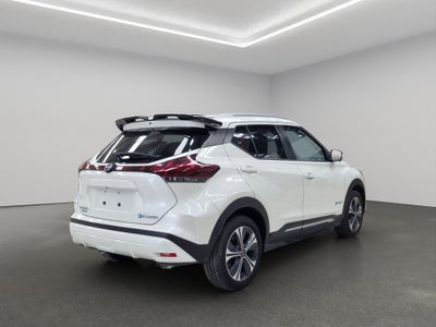2025 Nissan Kicks VUD 5 pts. Play Exclusive e-Power, E-REV, TA, piel, RA-17 (línea nueva)