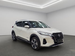 2025 Nissan Kicks VUD 5 pts. Play Exclusive e-Power, E-REV, TA, piel, RA-17 (línea nueva)