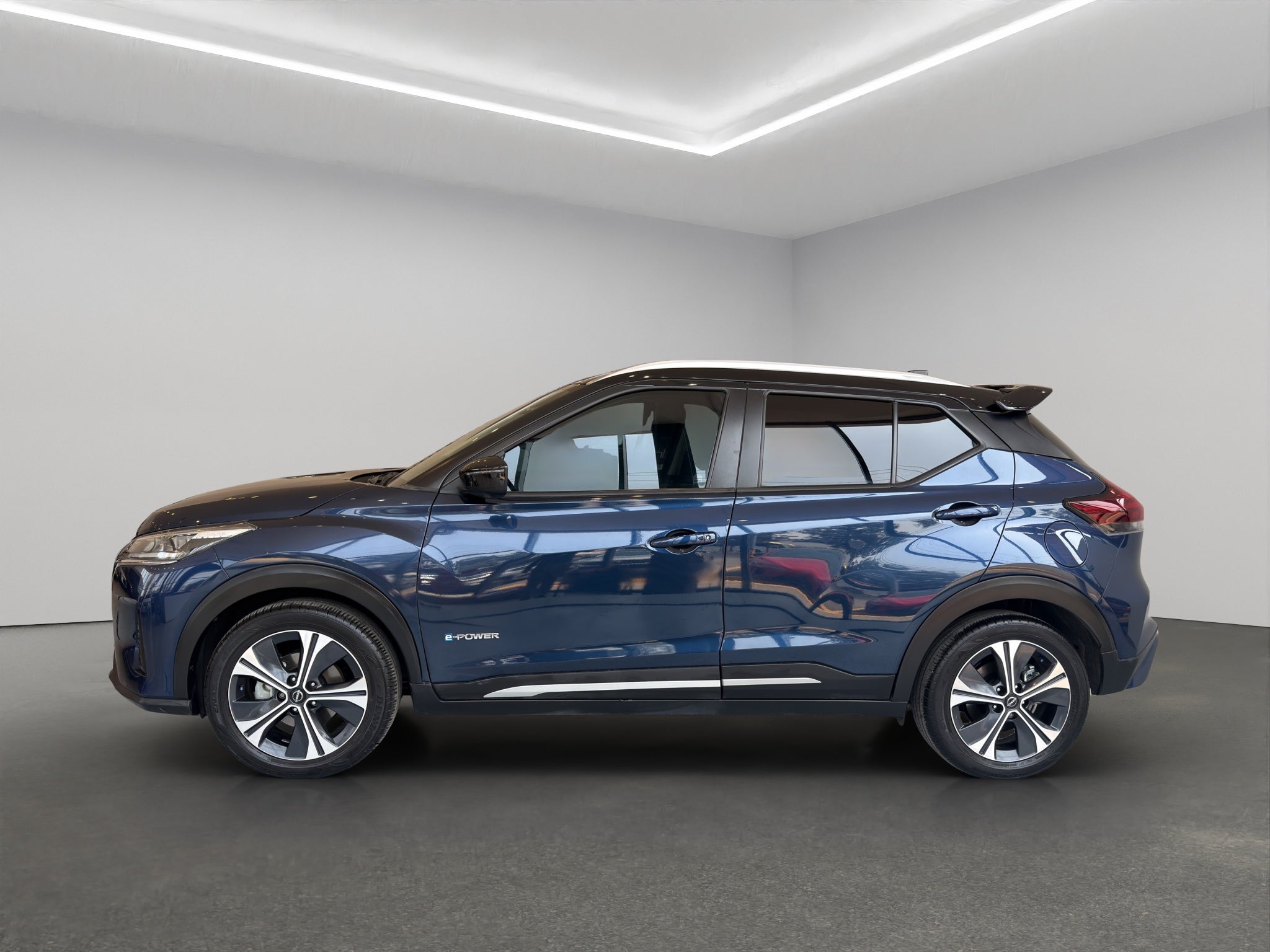 2024 Nissan Kicks VUD 5 pts. Platinum e-Power, E-REV, TA, piel, ADAS, RA-17 (línea anterior)