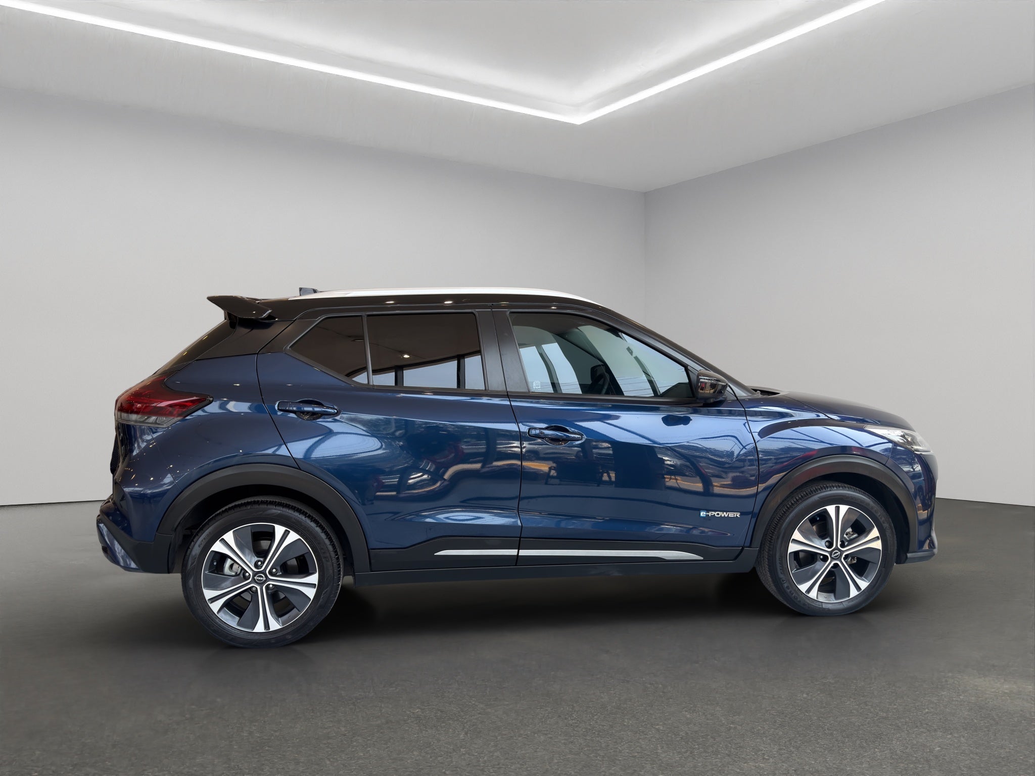 2024 Nissan Kicks VUD 5 pts. Platinum e-Power, E-REV, TA, piel, ADAS, RA-17 (línea anterior)