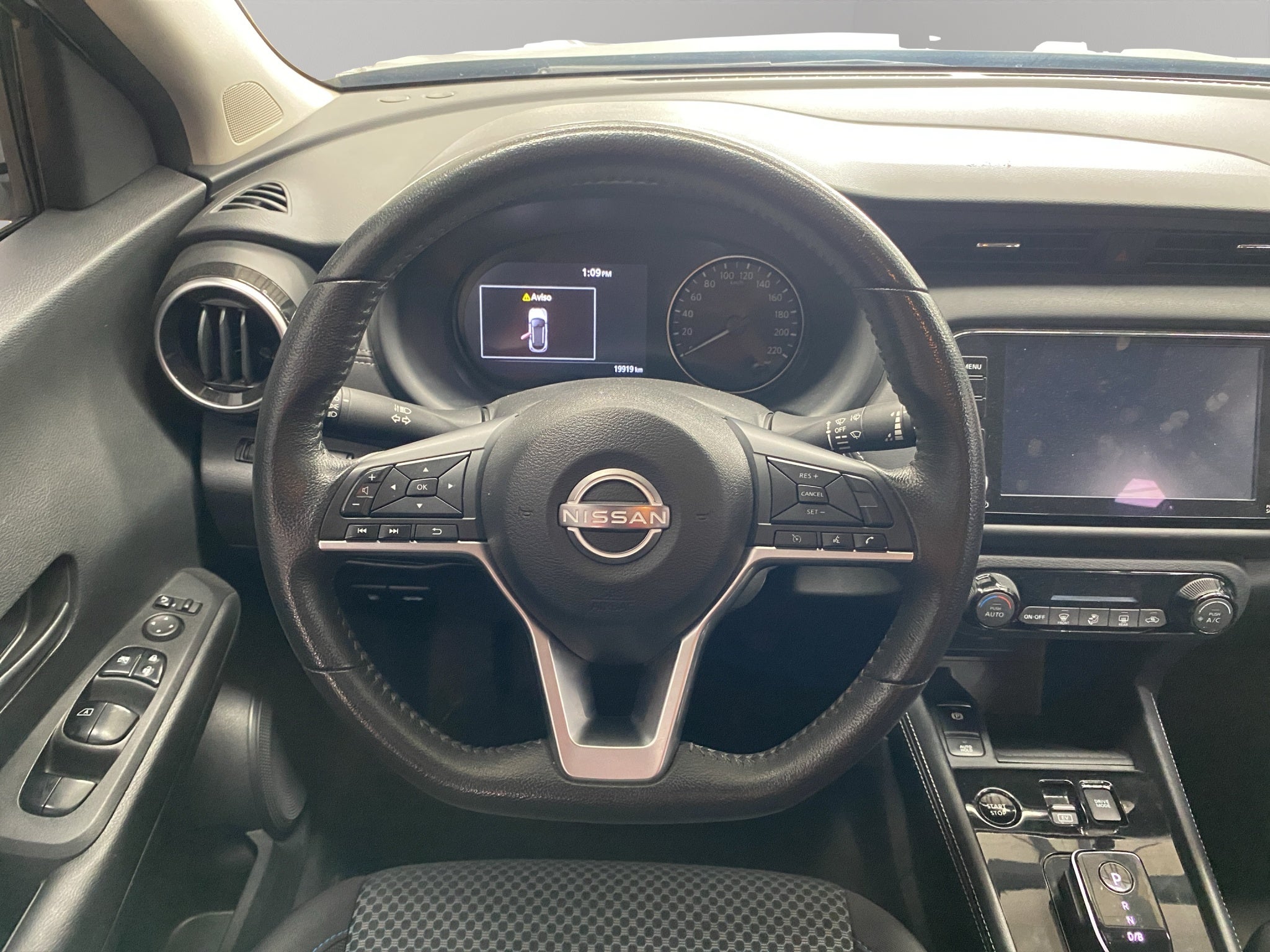 2024 Nissan Kicks VUD 5 pts. Advance e-Power, E-REV, TA, RA-17 (línea anterior)