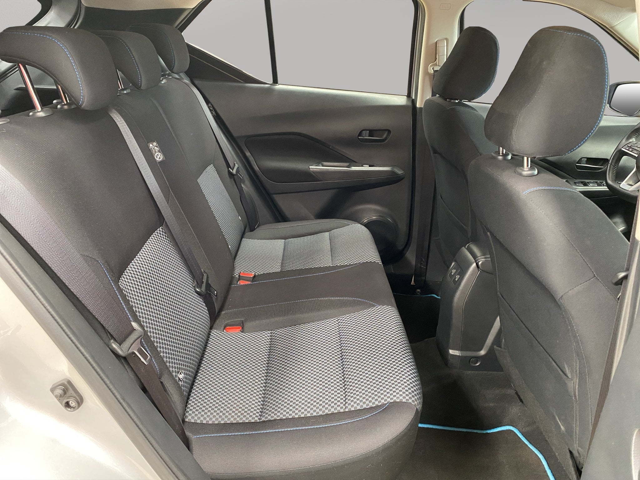 2024 Nissan Kicks VUD 5 pts. Advance e-Power, E-REV, TA, RA-17 (línea anterior)