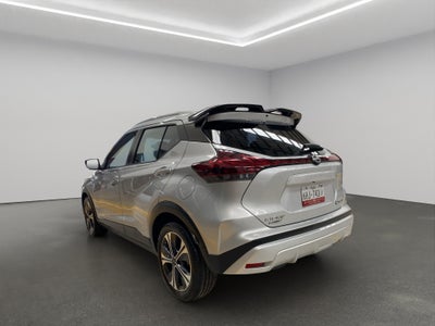 2024 Nissan Kicks VUD 5 pts. Advance e-Power, E-REV, TA, RA-17 (línea anterior)