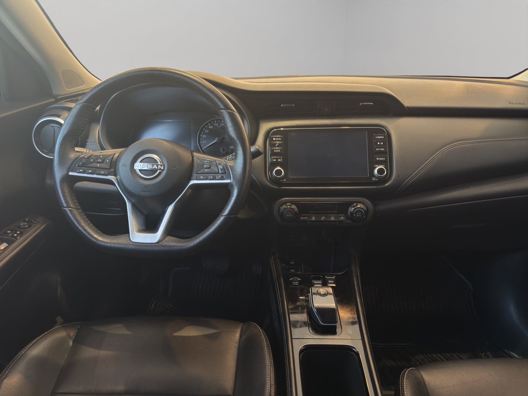 2023 Nissan Kicks VUD 5 pts. Exclusive e-Power, E-REV, TA, piel, RA-17