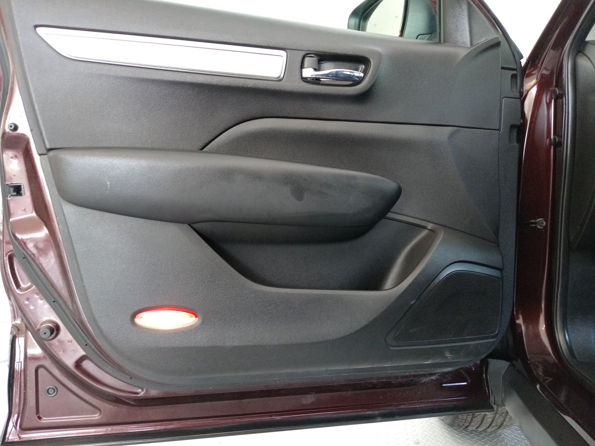 2023 Renault Koleos VUD 5 pts. Intens, TA, climatronic, GPS, RA-18