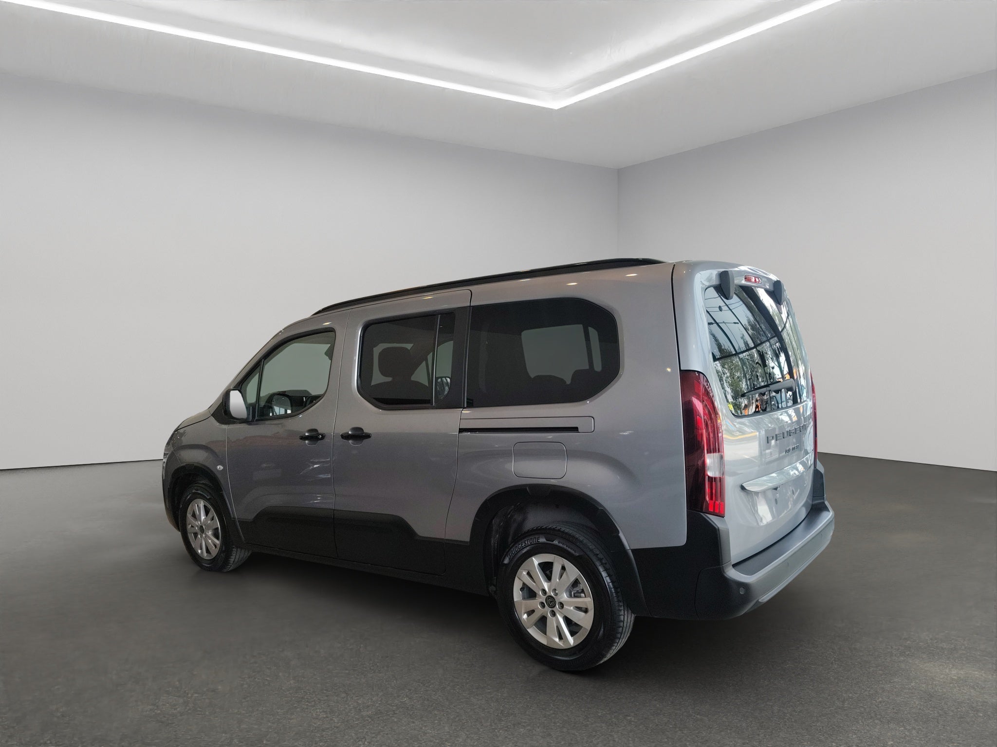 2026 Peugeot Rifter Minivan 5 pts. Allure Pack PureTech, 1.2T, TA, a/ac., 7 pas., R-16