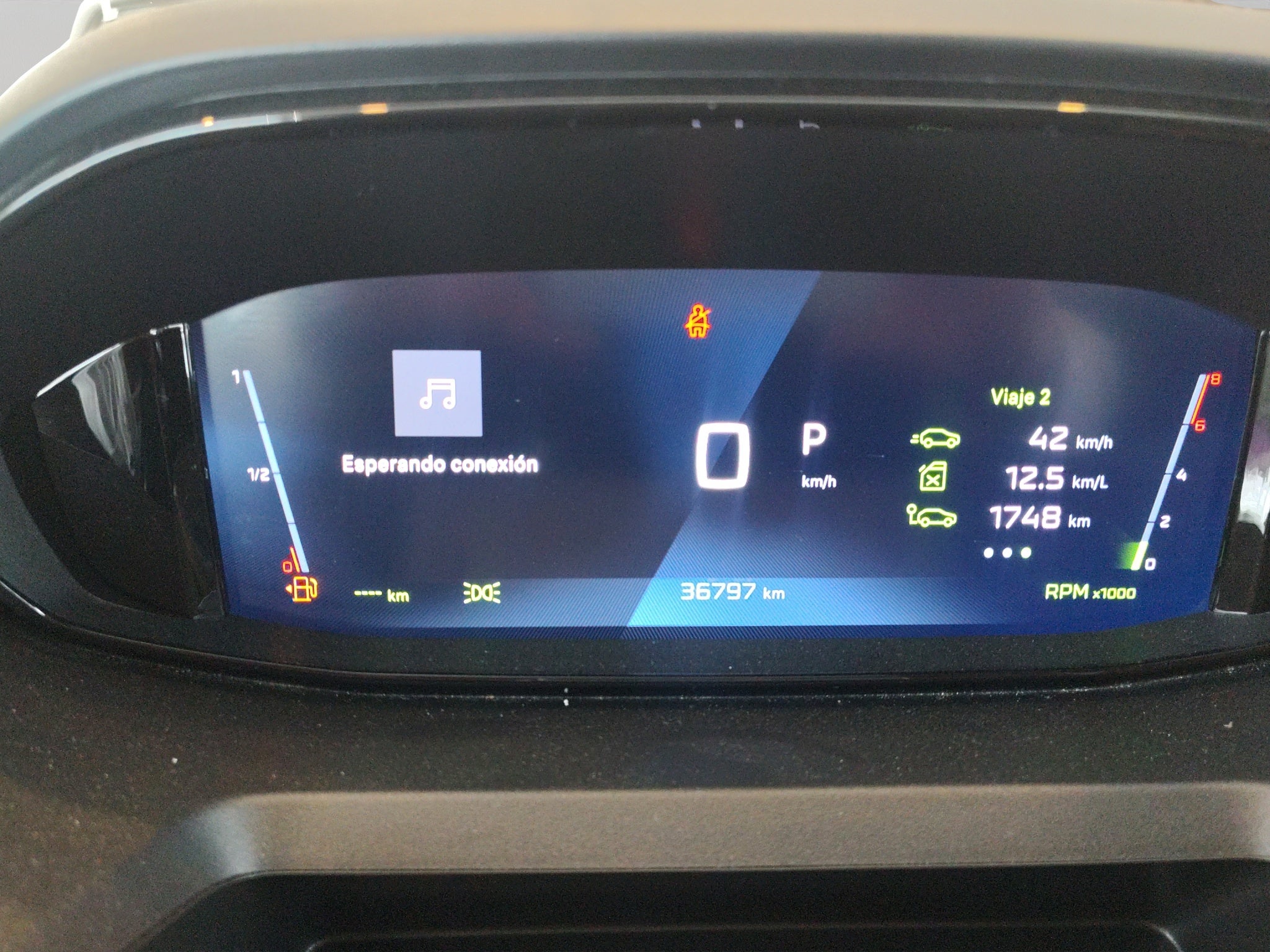 2026 Peugeot Rifter Minivan 5 pts. Allure Pack PureTech, 1.2T, TA, a/ac., 7 pas., R-16