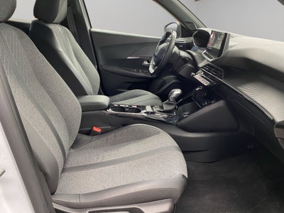 2025 Peugeot 2008 VUD 5 pts. Allure, 1.2T, TA, pantalla touch 10