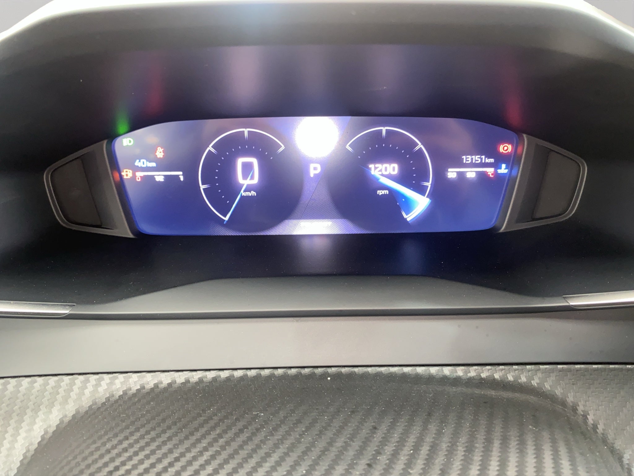 2025 Peugeot 2008 VUD 5 pts. Allure Pack, 1.2T, TA, TP, pantalla touch 10