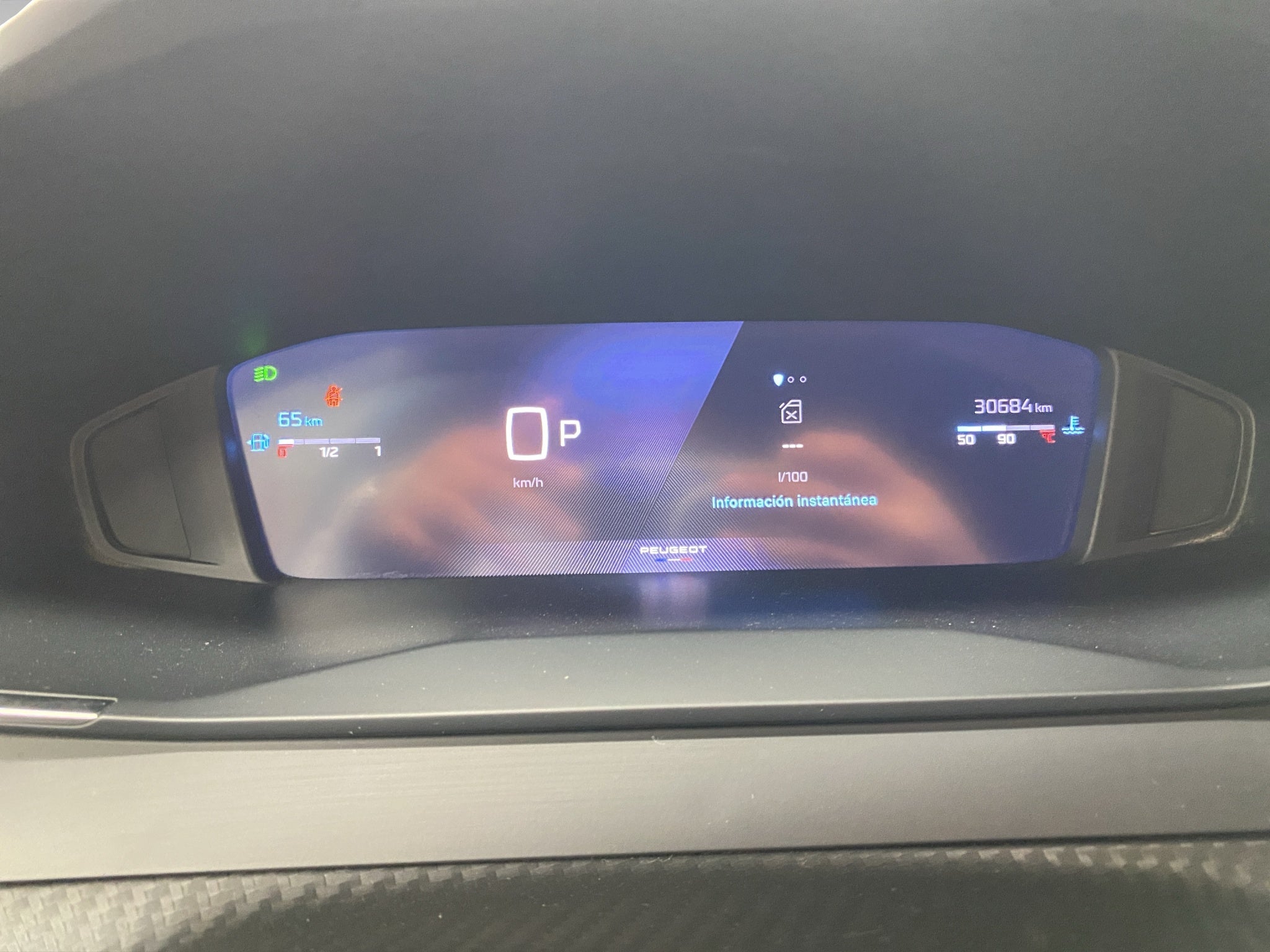 2025 Peugeot 2008 VUD 5 pts. Allure Pack, 1.2T, TA, TP, pantalla touch 10