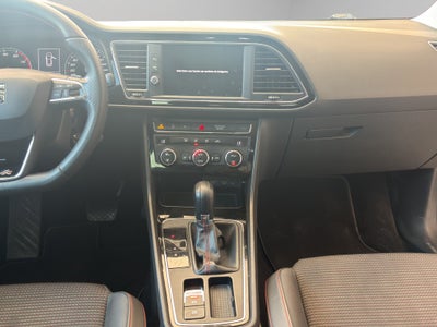 2018 Seat León 3 pts. FR, 180 HP, 1.8T, DSG, climatronic, tela/piel, QC, f. led, RA-18