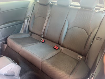 2018 Seat León 3 pts. FR, 180 HP, 1.8T, DSG, climatronic, tela/piel, QC, f. led, RA-18