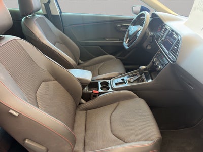 2018 Seat León 3 pts. FR, 180 HP, 1.8T, DSG, climatronic, tela/piel, QC, f. led, RA-18