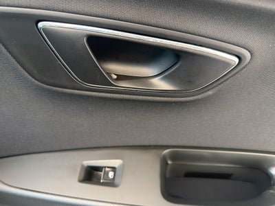 2018 Seat León 3 pts. FR, 180 HP, 1.8T, DSG, climatronic, tela/piel, QC, f. led, RA-18
