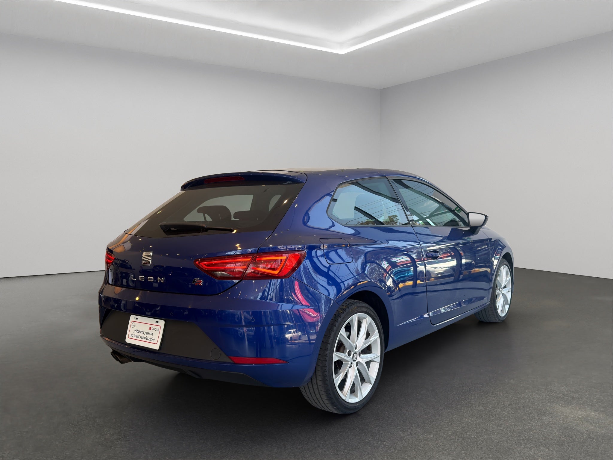 2018 Seat León 3 pts. FR, 180 HP, 1.8T, DSG, climatronic, tela/piel, QC, f. led, RA-18