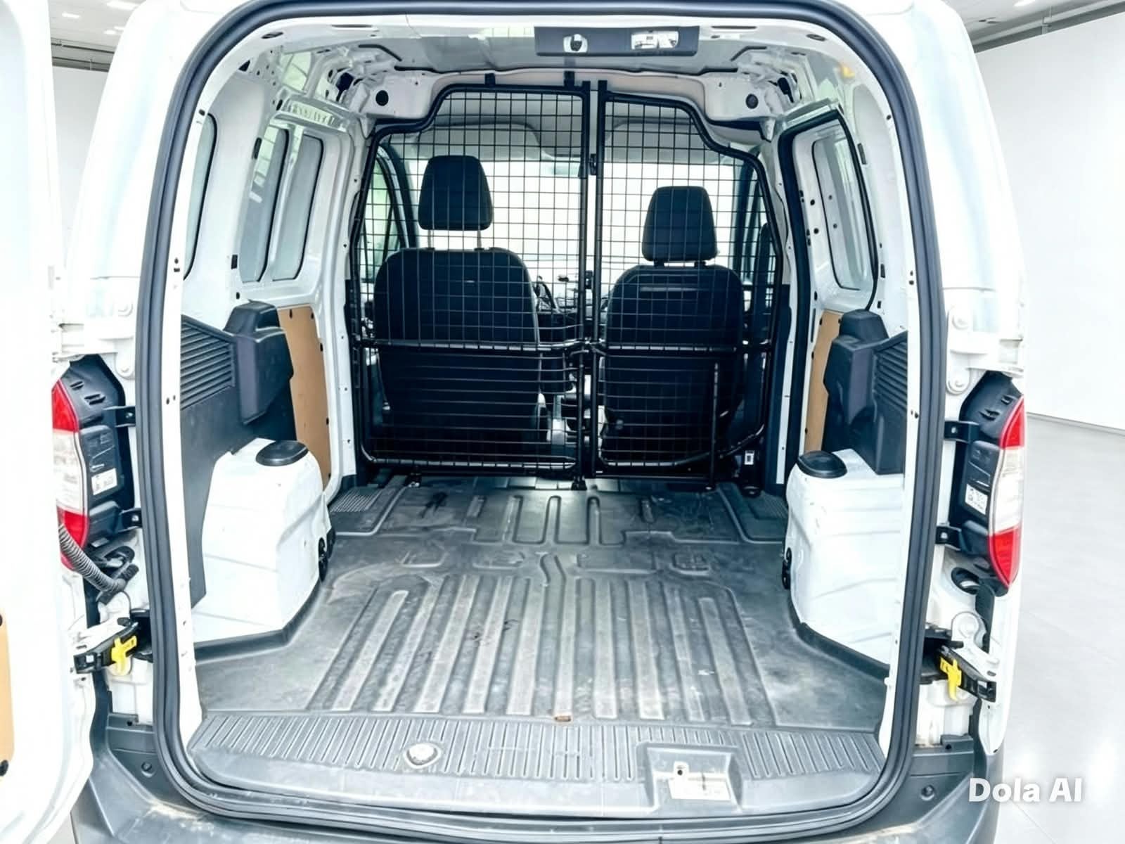2023 Ford Comerciales Transit Courier Panel 4 pts. 1.0T, TM6, pta. lat. corrediza, R-15