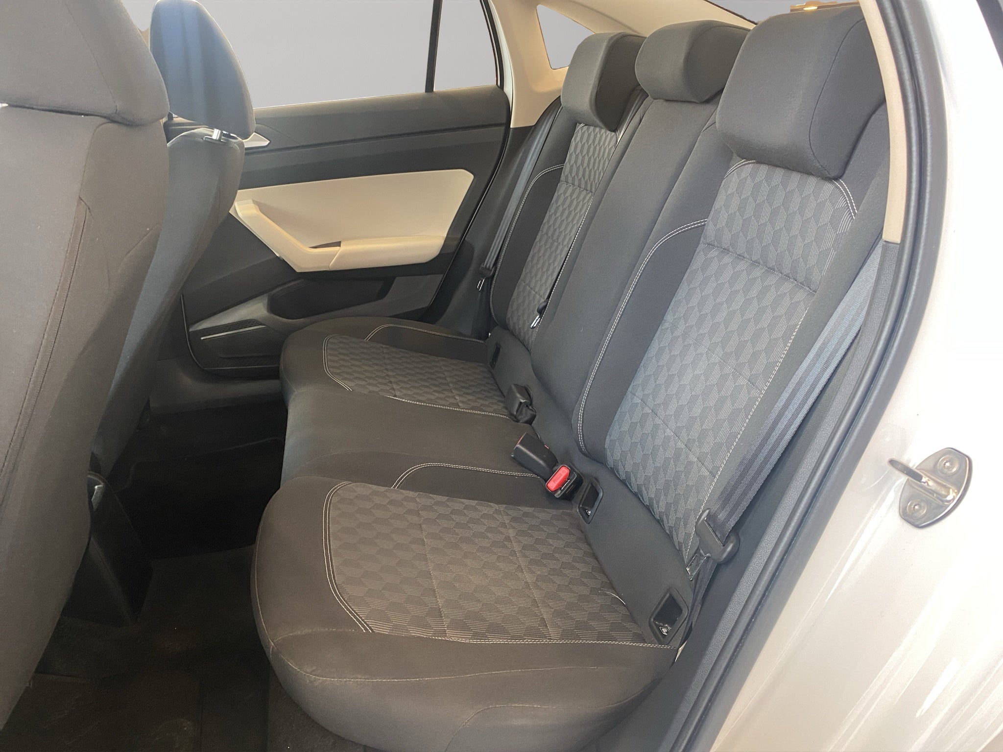 2024 Volkswagen Virtus 4 pts. Trendline, 1.6, AT a/c R-15