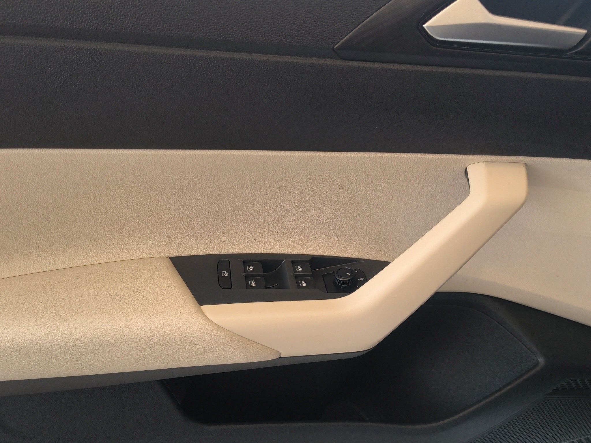 2024 Volkswagen Virtus 4 pts. Trendline, 1.6l, TM5, a/ac., R-15