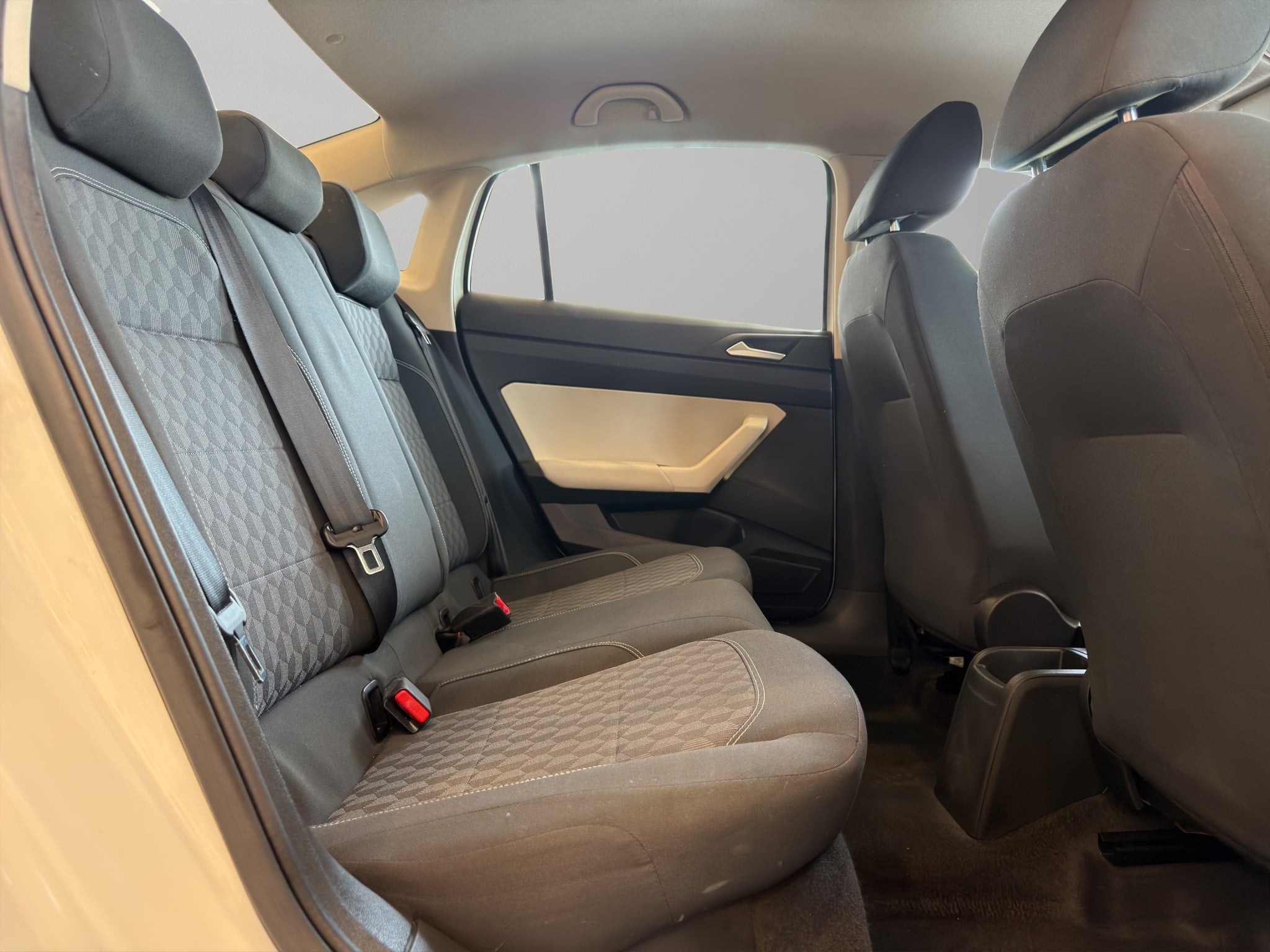 2024 Volkswagen Virtus 4 pts. Trendline, 1.6l, TM5, a/ac., R-15