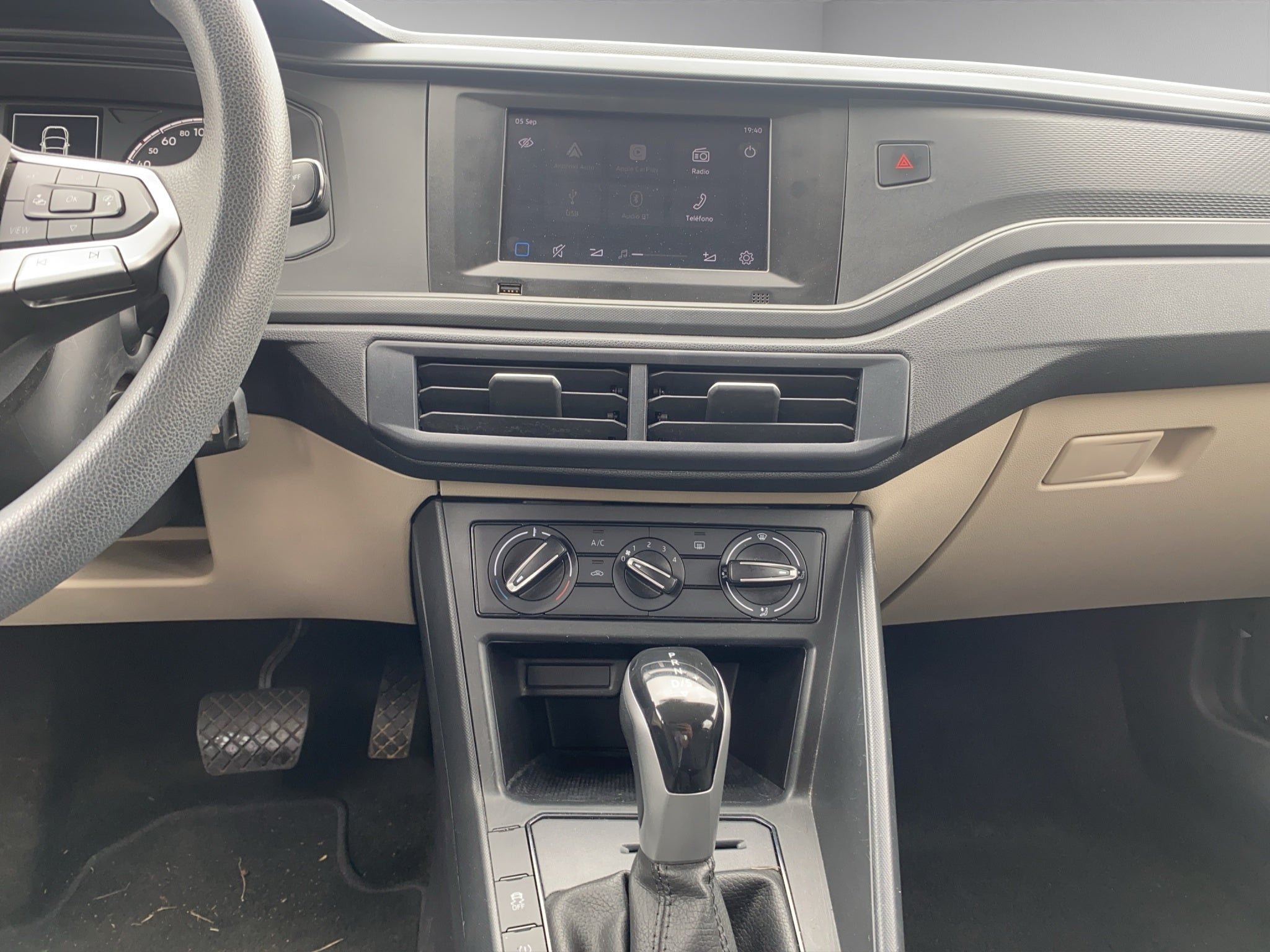 2024 Volkswagen Virtus 4 pts. Trendline, 1.6l, TM5, a/ac., R-15