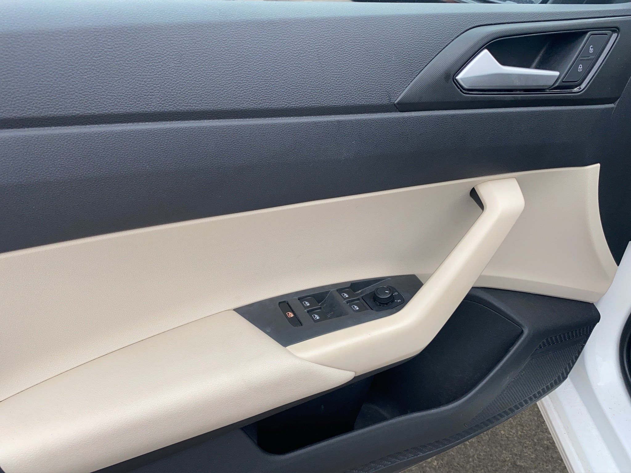 2024 Volkswagen Virtus 4 pts. Trendline, 1.6l, TM5, a/ac., R-15